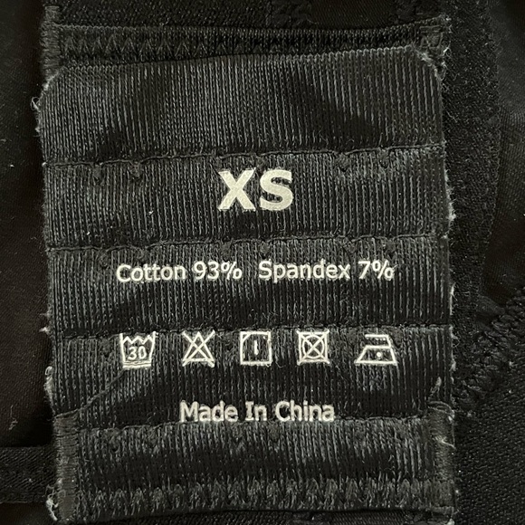 Momcozy 2-in-1 Hands Free Pumping and Nursing Bra - Size XS - Picture 4 of 6